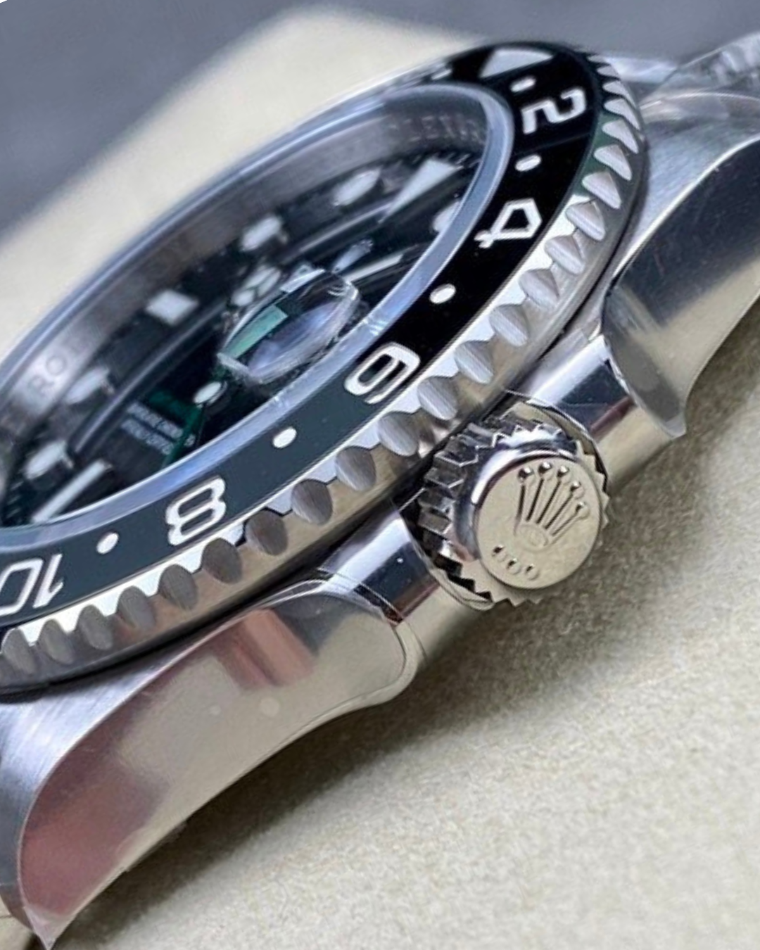 GMT MASTER "BRUCE WAYNE" M126710-GRNR-0004 HOMAGE EDITION