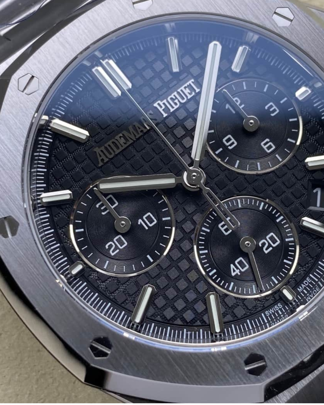 Royal Oak Black 26240ST.OO.1320ST.06 – Homage Edition