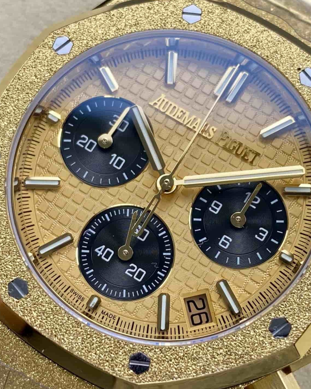 Royal Oak Frosty Gold 26240BA.GG.1324BA.01 Homage Edition